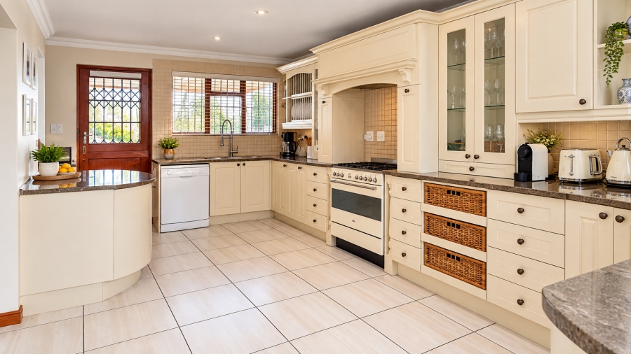 4 Bedroom Property for Sale in Bertville Western Cape